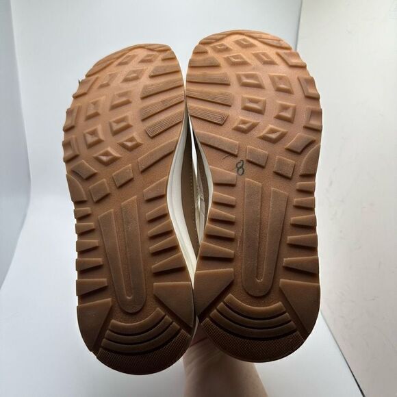 CUSHIONAIRE Women's lace up Sneaker +Comfort Foam 8 WHITE/TAN - Picture 5 of 7